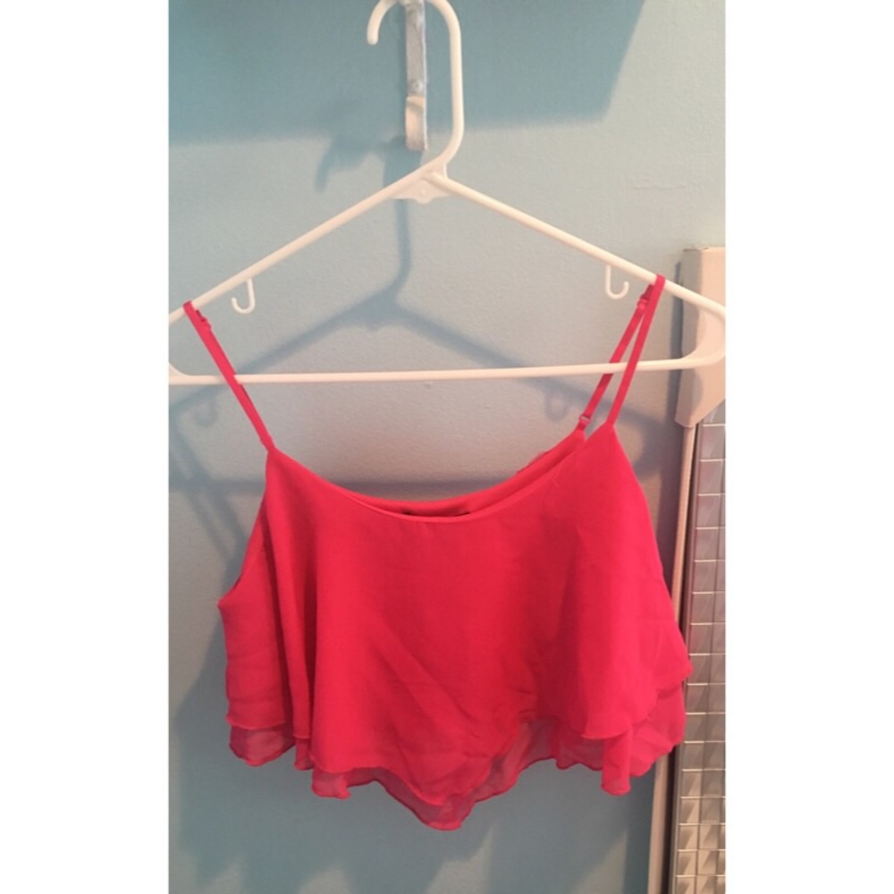 Cropped, high-low top